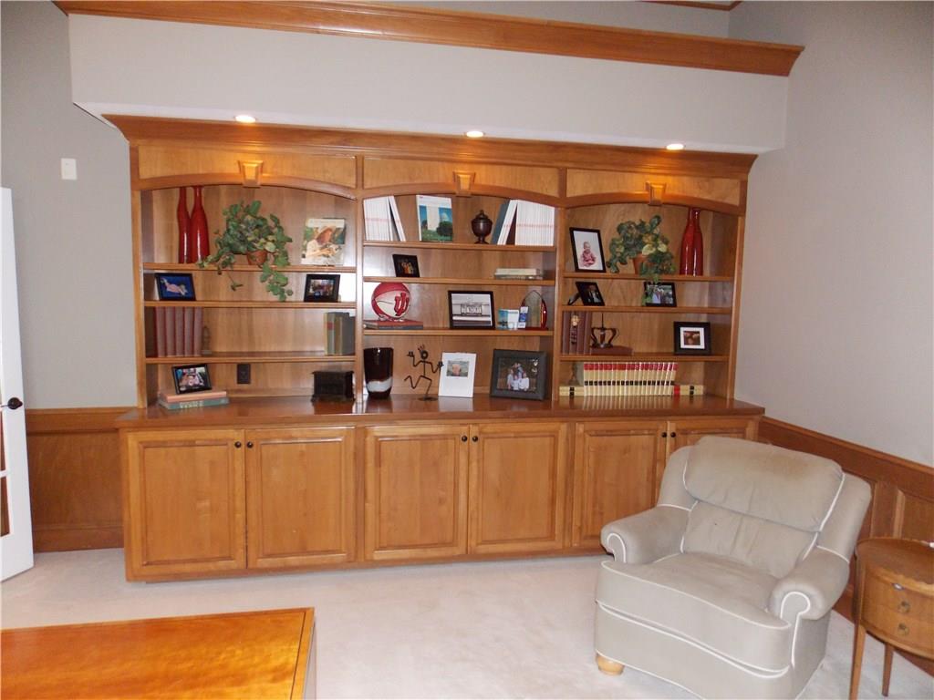 10437 Bishop Circle, Carmel, IN 46032
