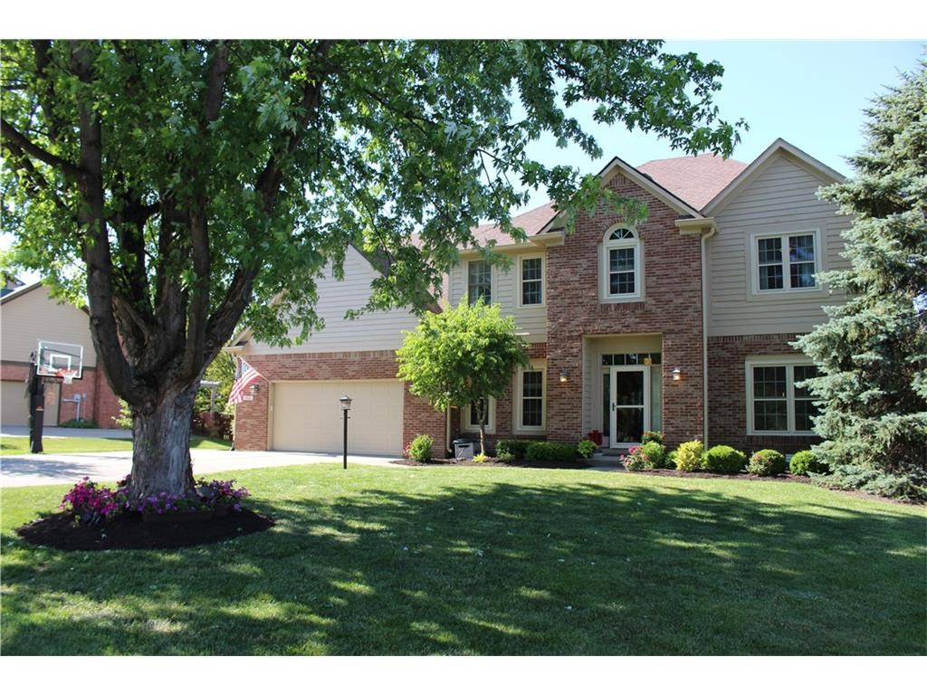 102 E Laredo Way S, Carmel, IN 46032