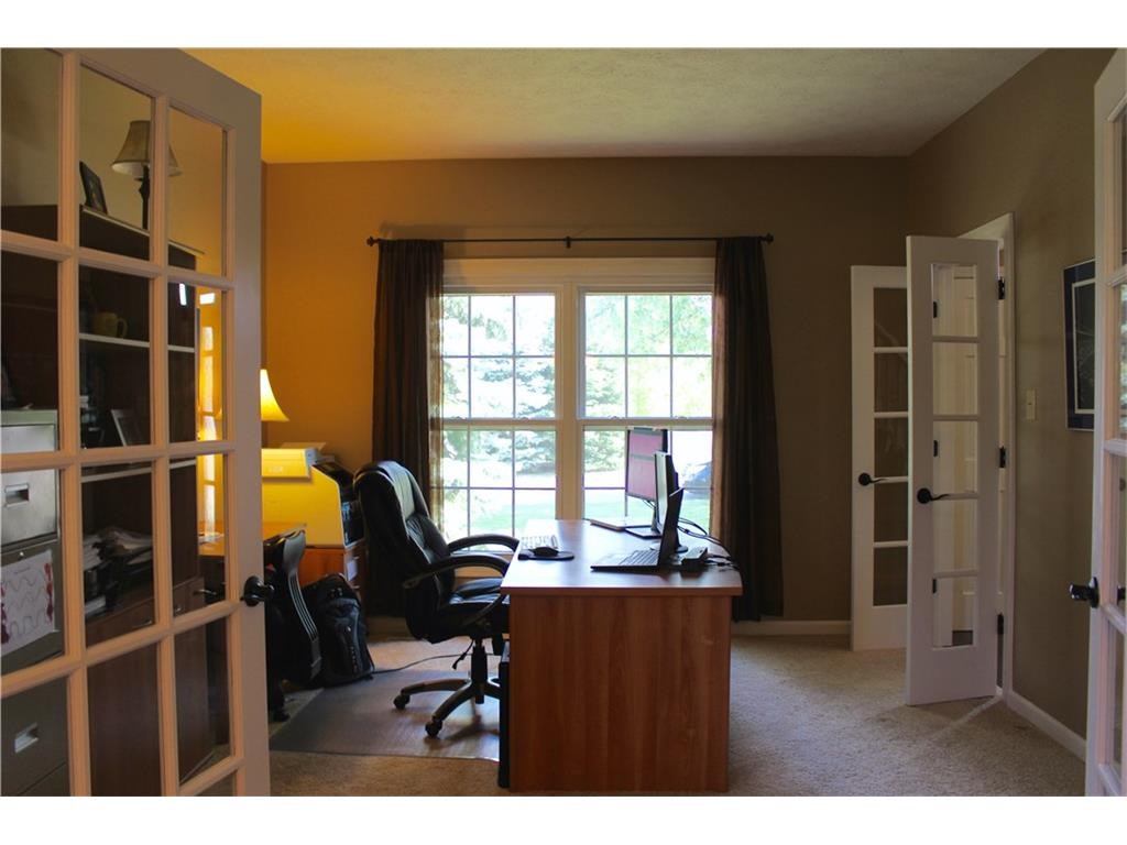 102 E Laredo Way S, Carmel, IN 46032