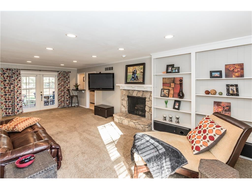 11006 Lakeview Drive, Carmel, IN 46033