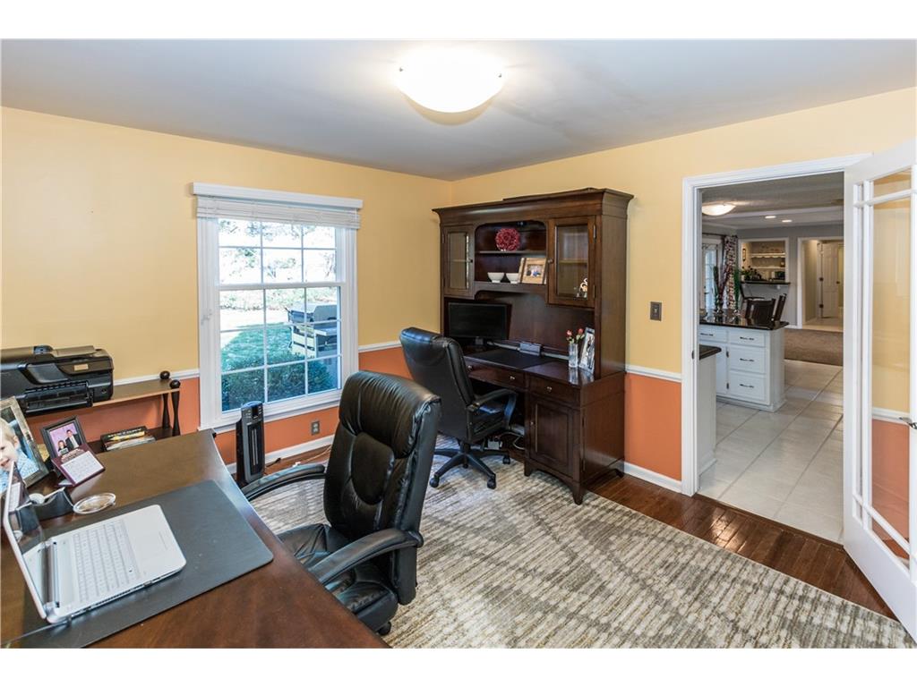 11006 Lakeview Drive, Carmel, IN 46033