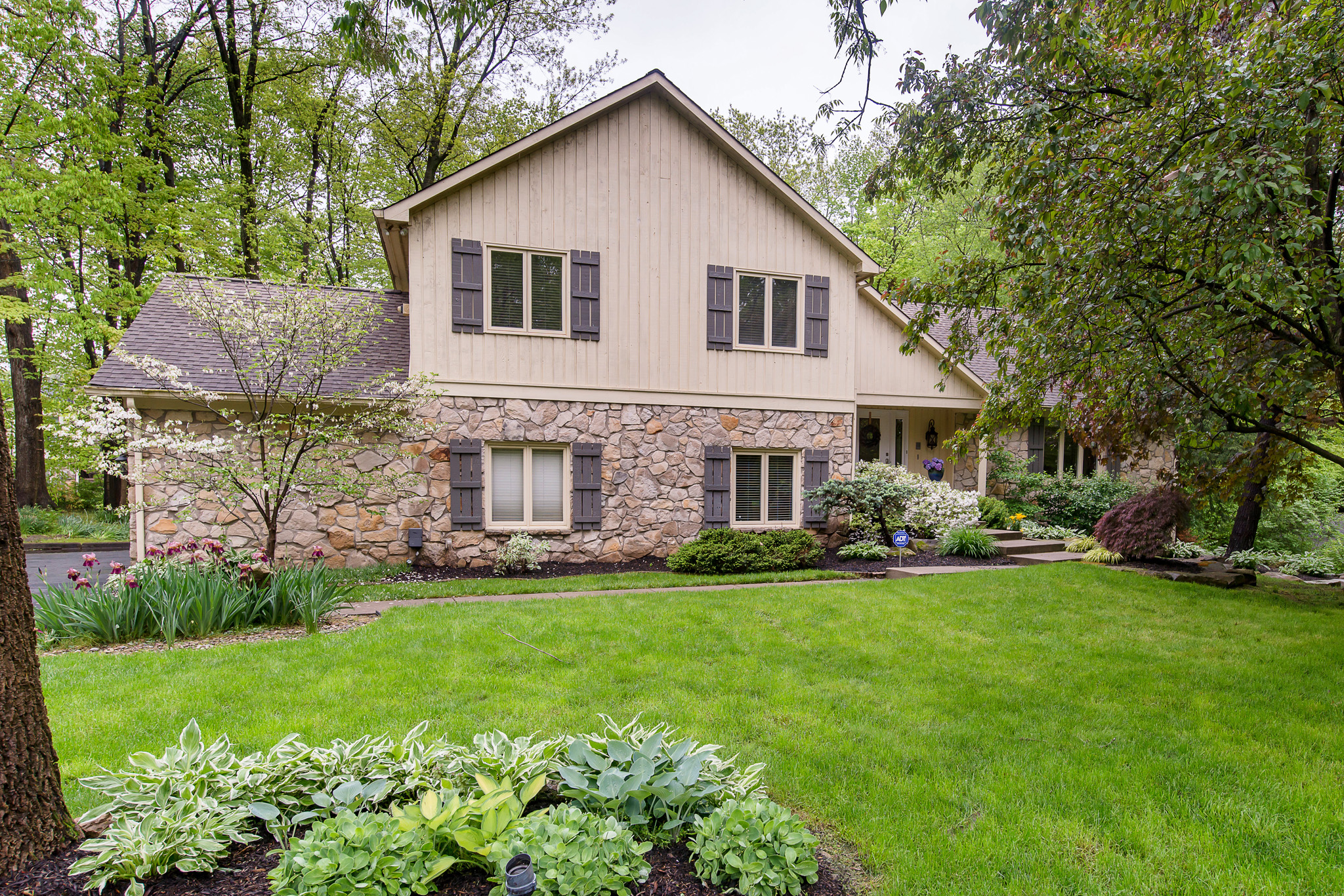 11906 Eden Glen Drive, Carmel, IN 46033