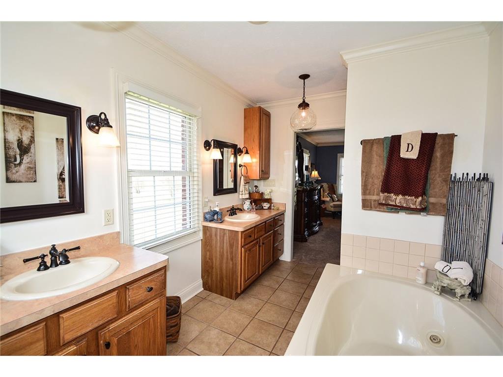 1125 Bear Cub Drive, Cicero, IN 46034