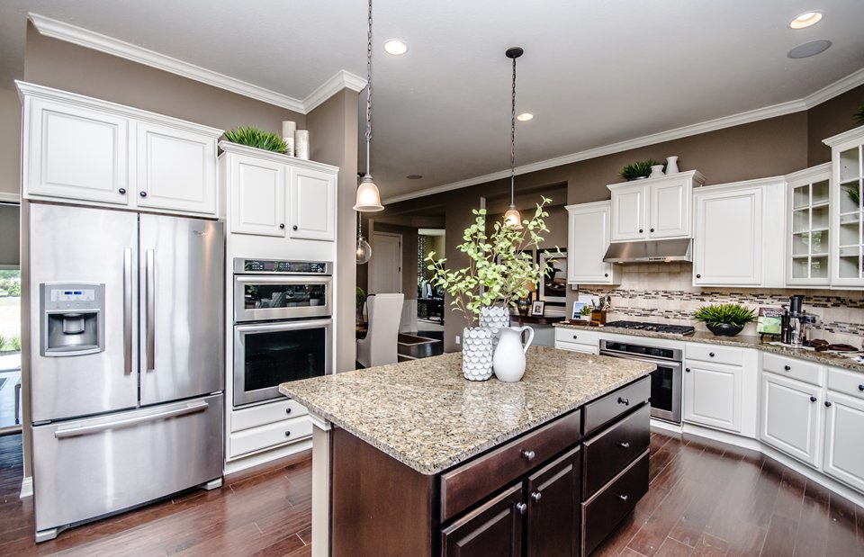 9717 Summer Hollow Dr, Fishers, IN 46037
