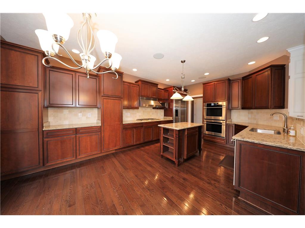 6533 West May Apple Drive, Mc Cordsville, IN 46055
