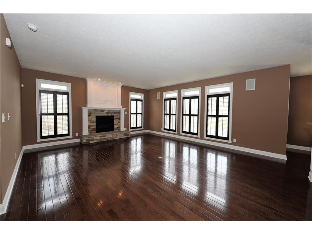 6533 West May Apple Drive, Mc Cordsville, IN 46055