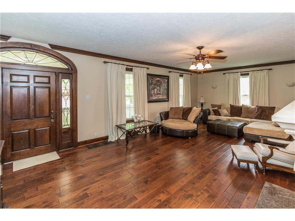 9268 South 400 E, Markleville, IN 46056