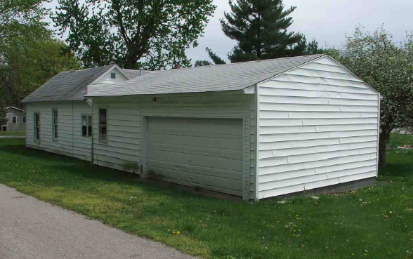 404 S Glick StMulberry, IN, 46058Clinton County