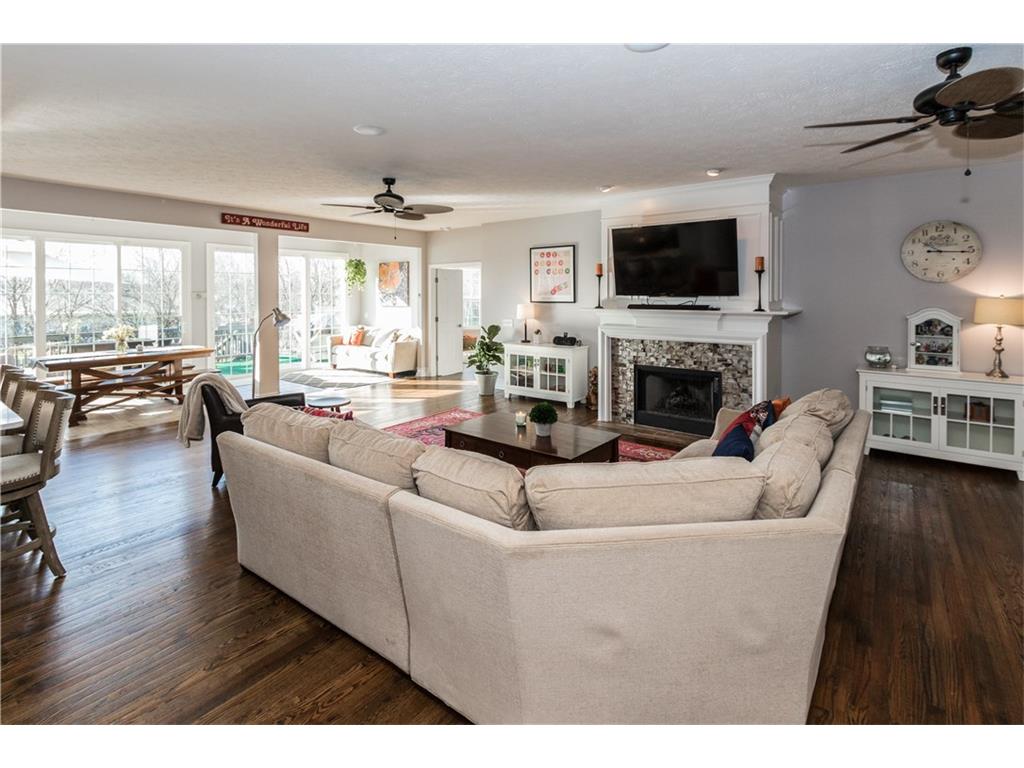 9035 Stonewick Circle, Zionsville, IN 46077