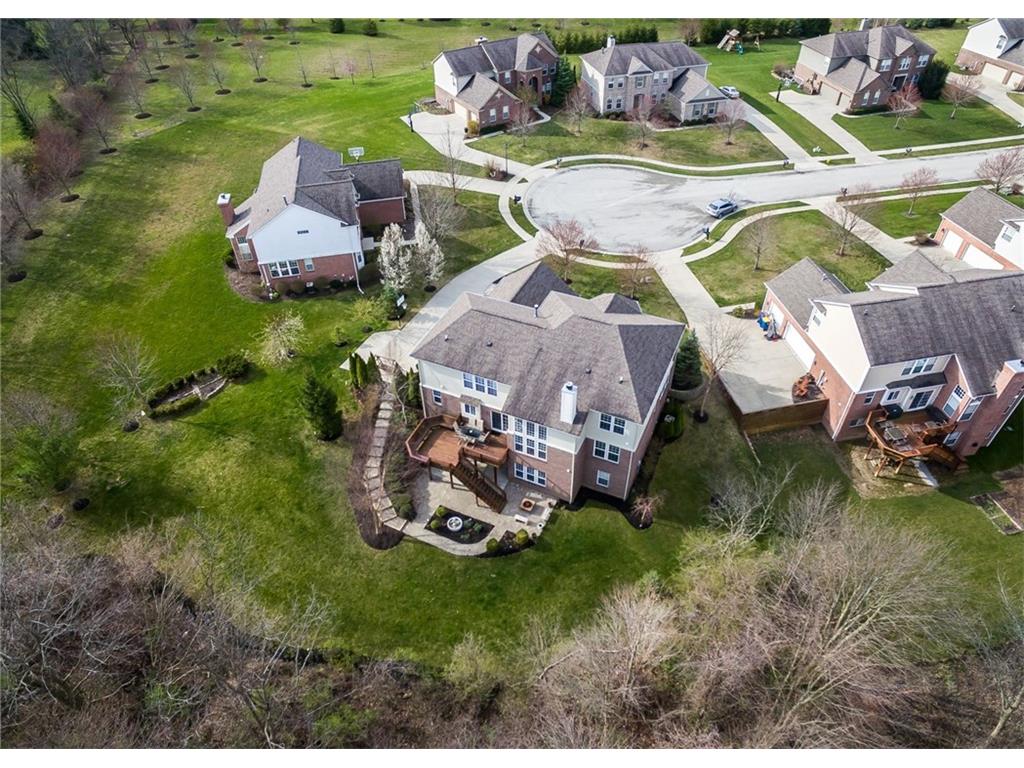 3852 Branch Creek Court, Zionsville, IN 46077