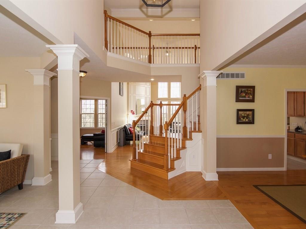 3852 Branch Creek Court, Zionsville, IN 46077