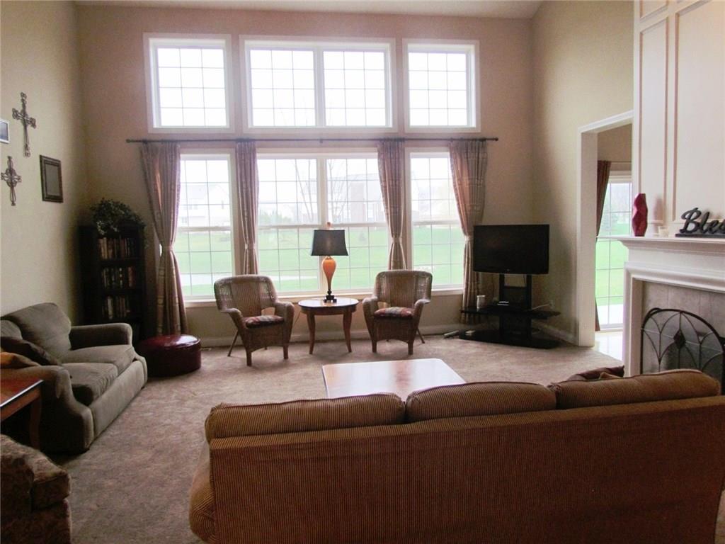 4961 South Cobblestone Drive, Zionsville, IN 46077
