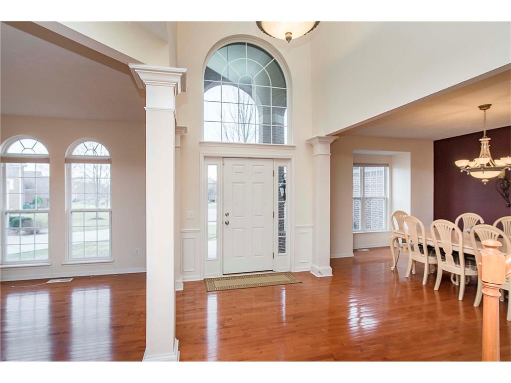 3863 Heathfield Court, Zionsville, IN 46077