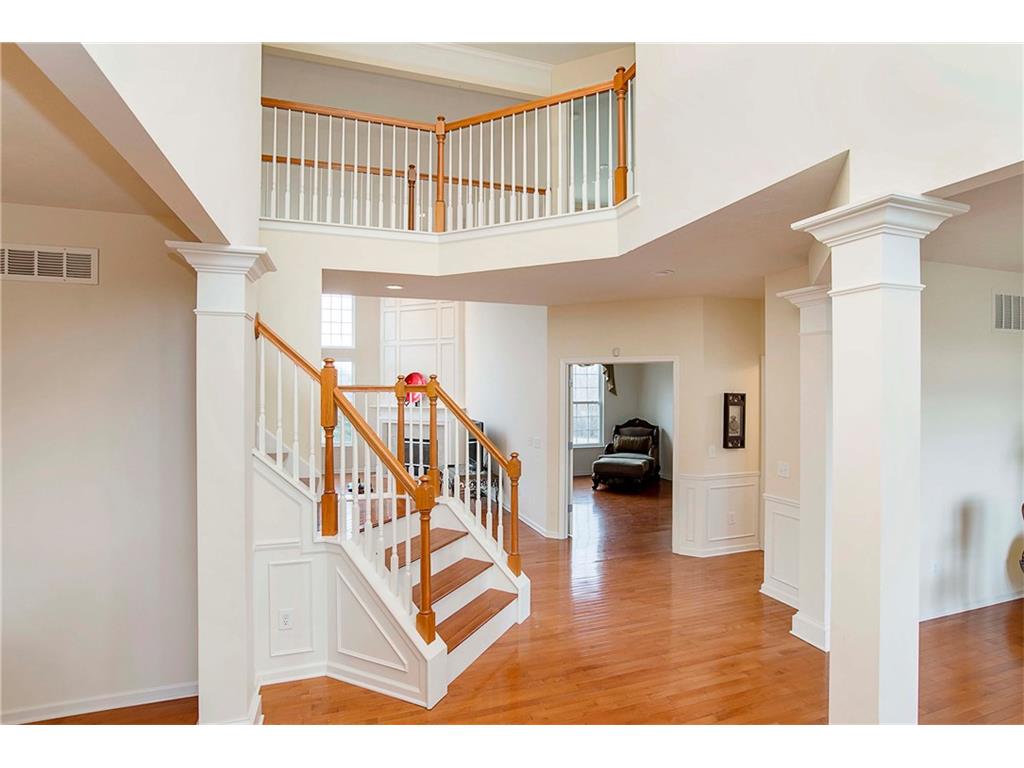 3863 Heathfield Court, Zionsville, IN 46077
