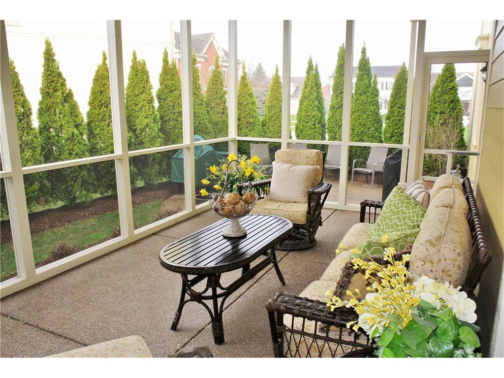 6695 CHAPEL XING, Zionsville, IN 46077