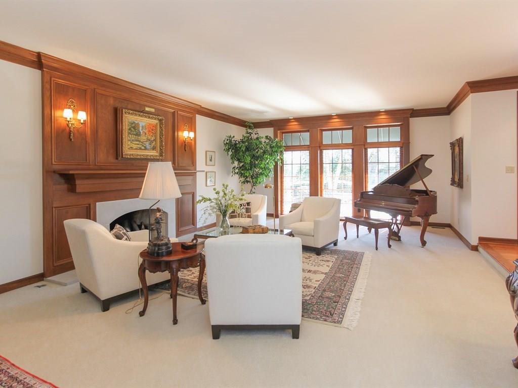 1945 Mulsanne Drive, Zionsville, IN 46077
