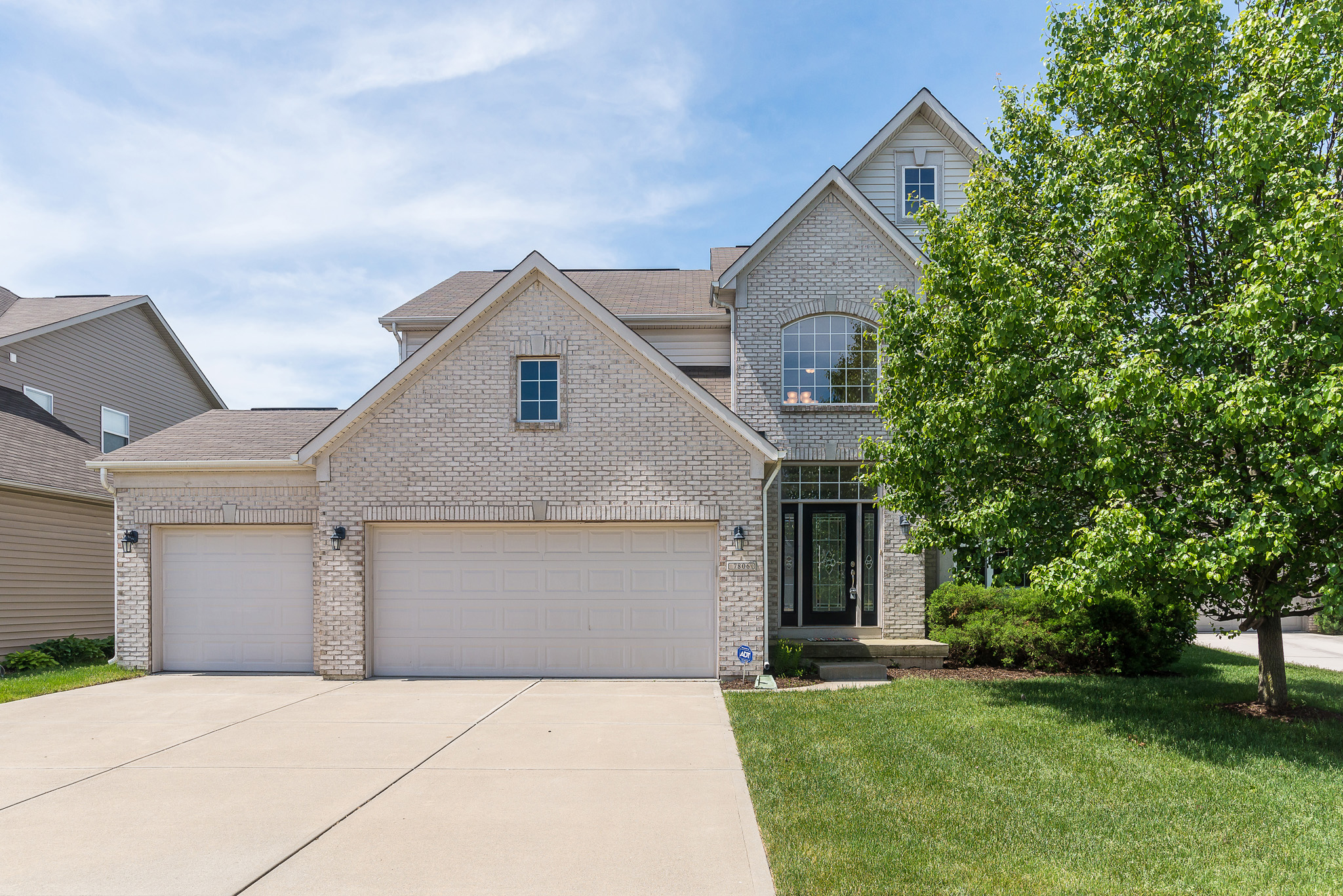 7806 Parkdale Drive, Zionsville, IN 46077