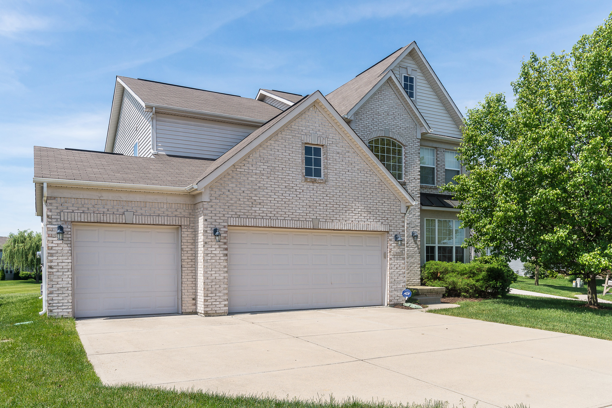 7806 Parkdale Drive, Zionsville, IN 46077