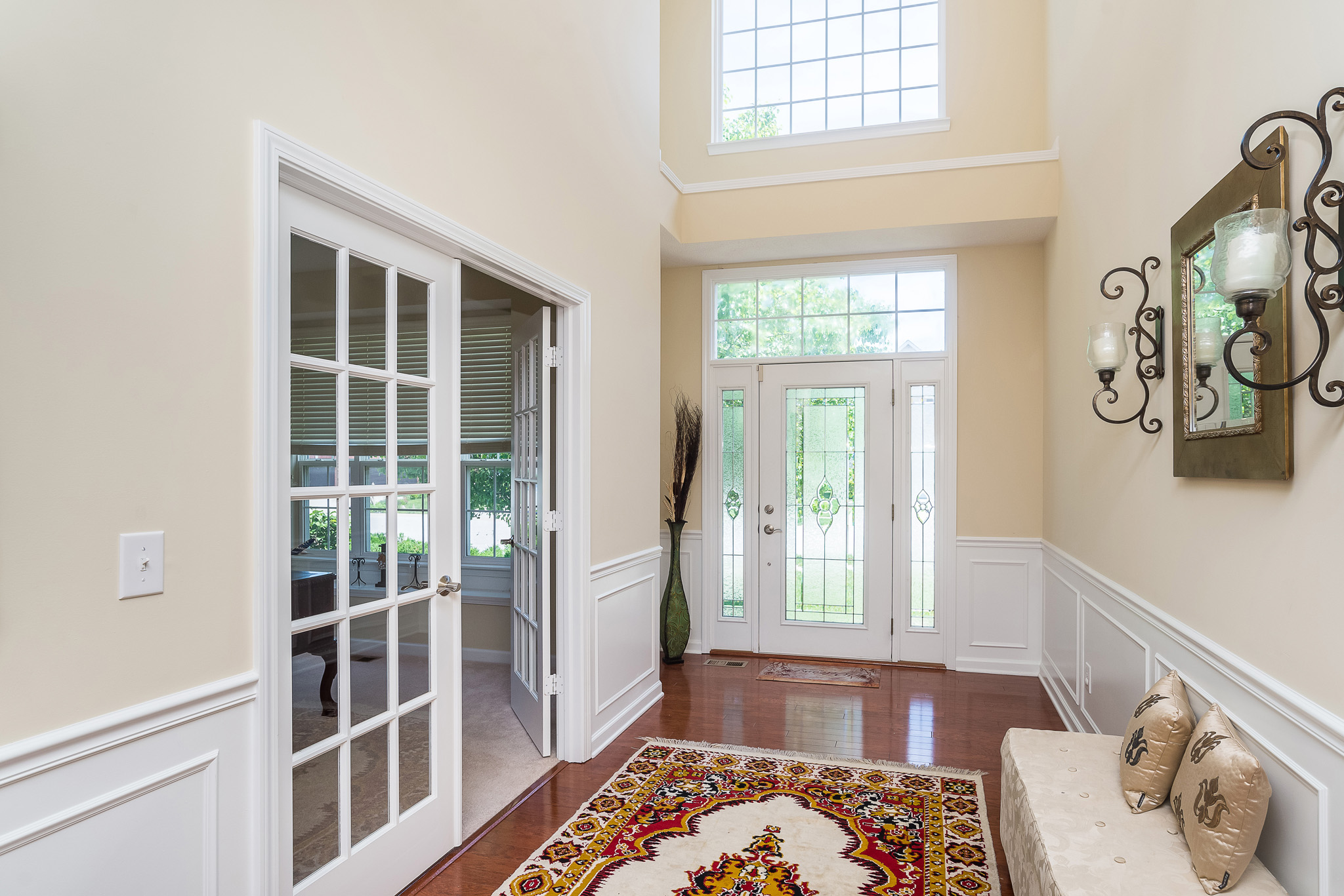 7806 Parkdale Drive, Zionsville, IN 46077