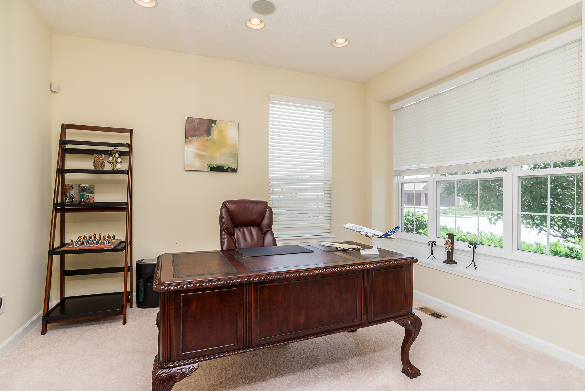 7806 Parkdale Drive, Zionsville, IN 46077