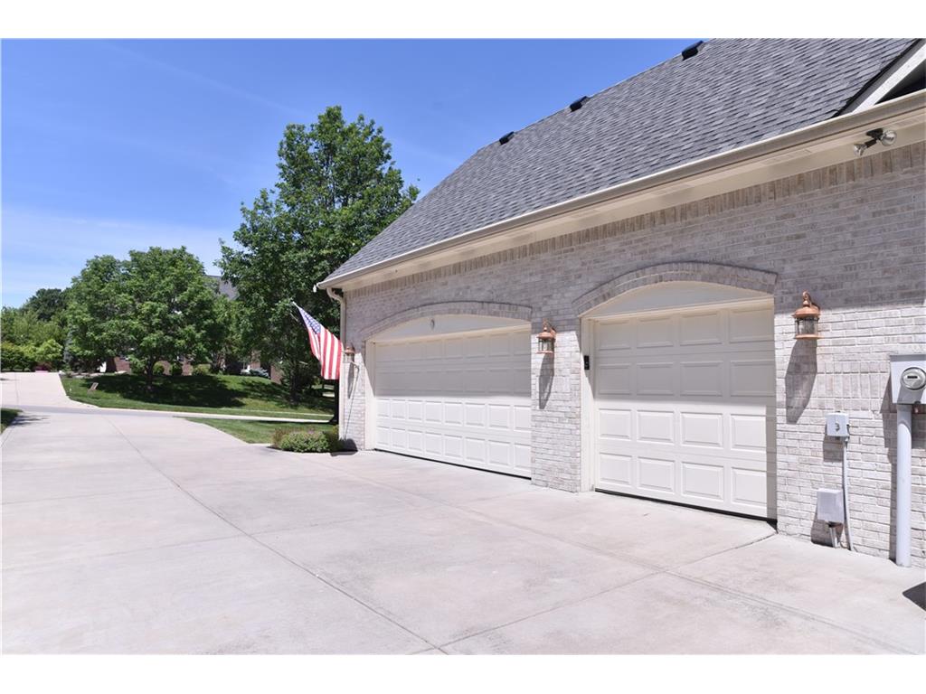 1299 Huntington Woods Road, Zionsville, IN 46077