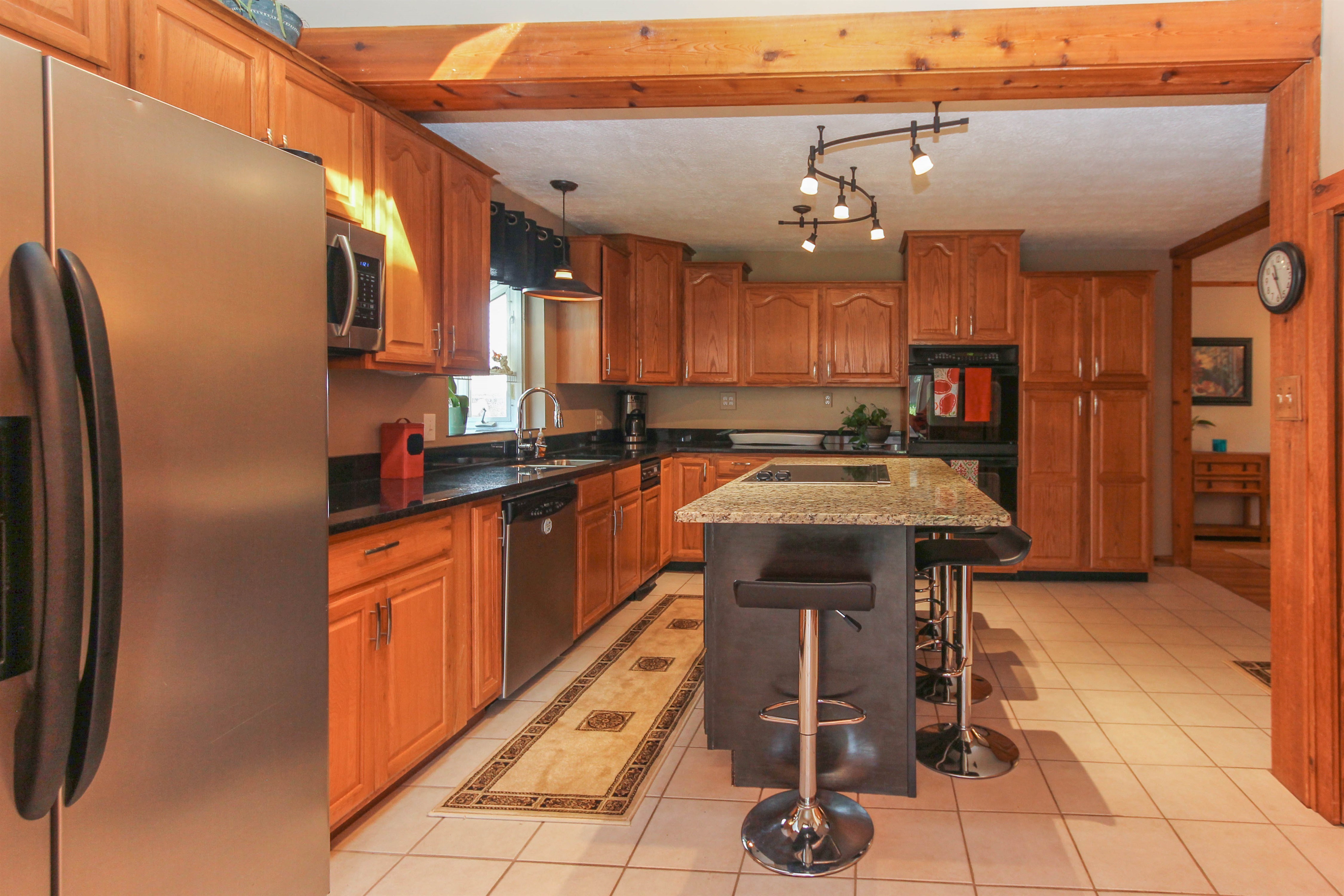 853 W Oak Street, Zionsville, IN 46077