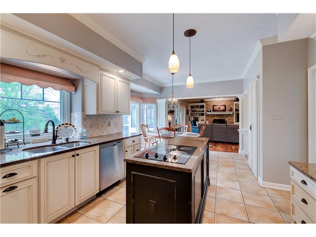 510 Phantom Court, Zionsville, IN 46077