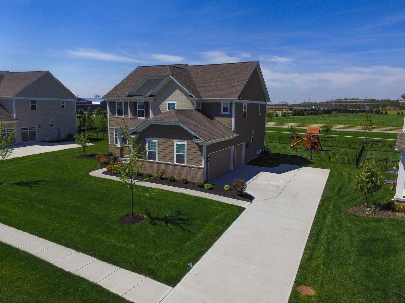 8732 Windpointe Pass, Zionsville, IN 46077
