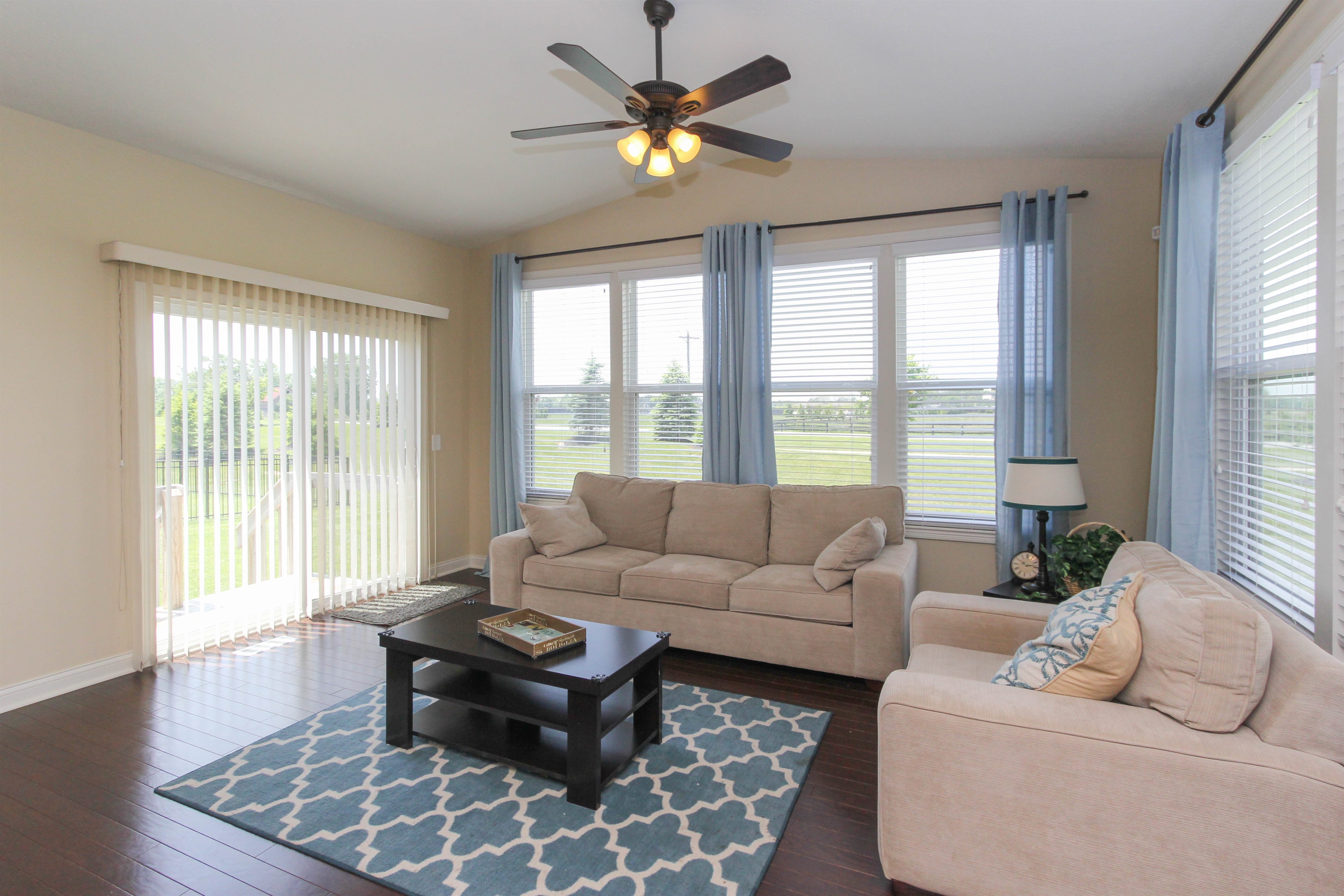 8732 Windpointe Pass, Zionsville, IN 46077