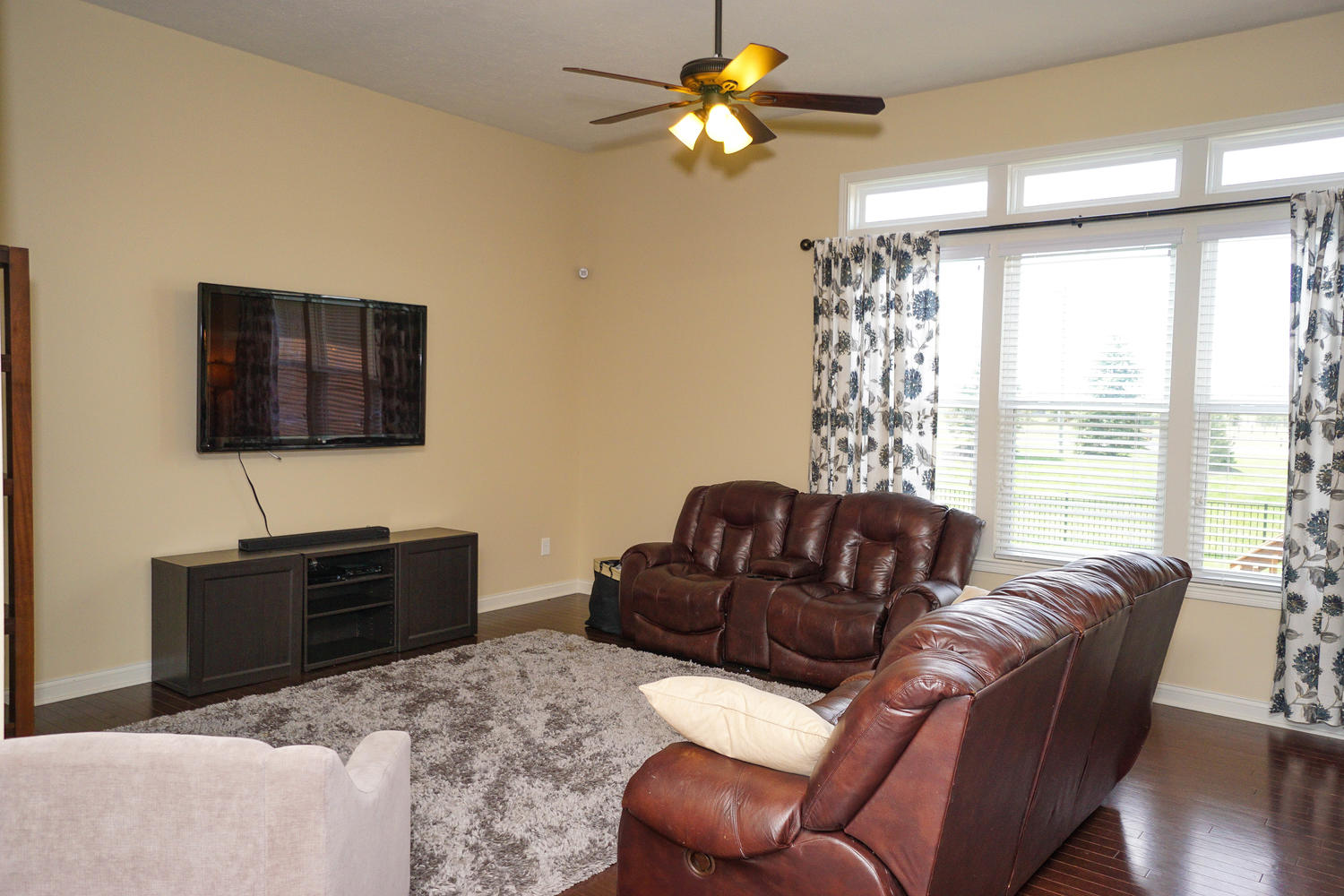 8732 Windpointe Pass, Zionsville, IN 46077