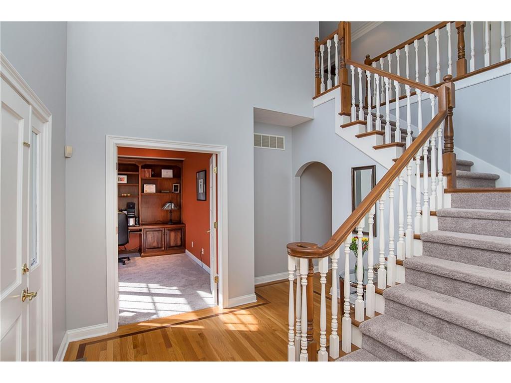 9917 Oak Ridge Drive, Zionsville, IN 46077