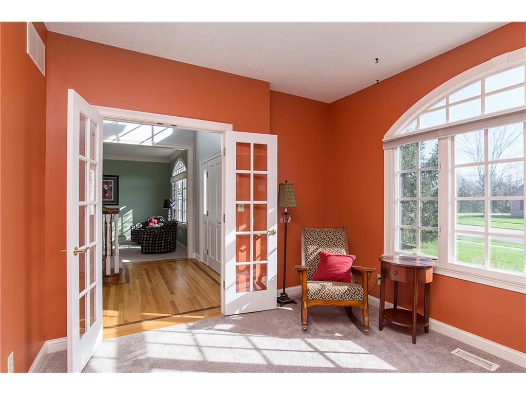 9917 Oak Ridge Drive, Zionsville, IN 46077