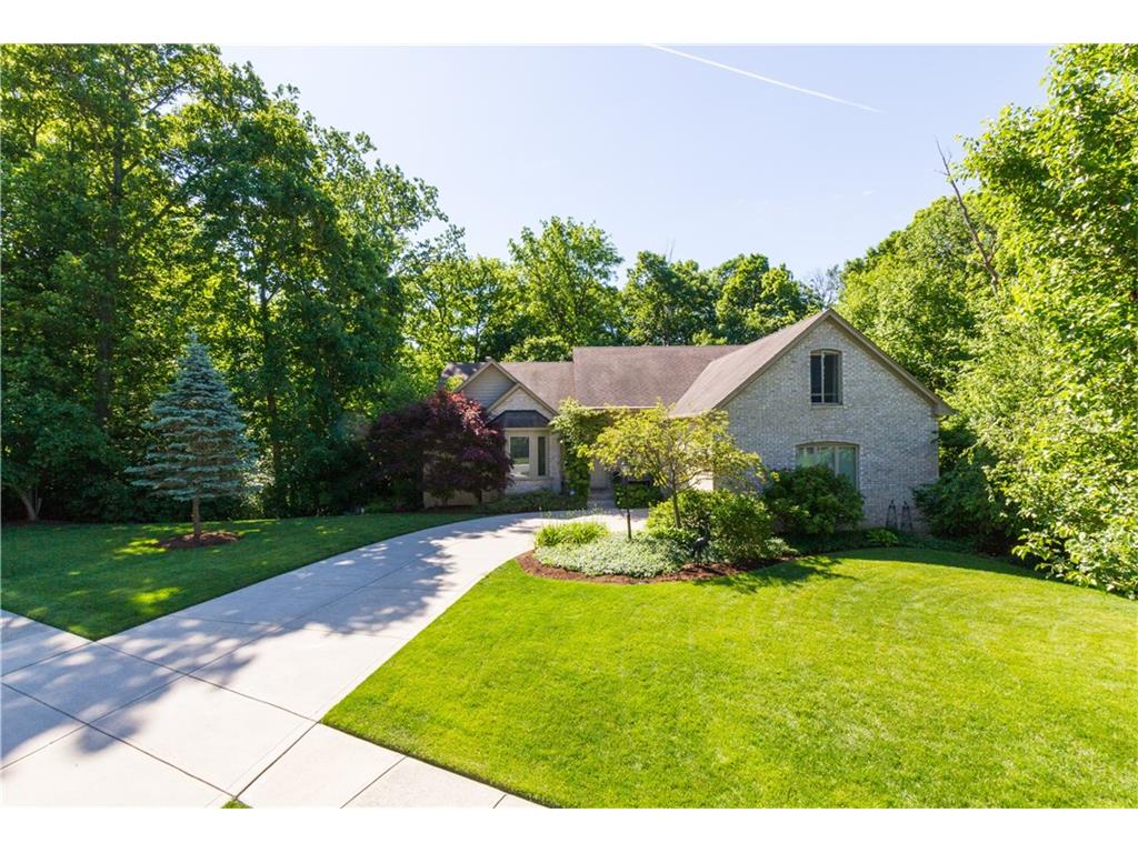 1185 Woodside Court, Zionsville, IN 46077