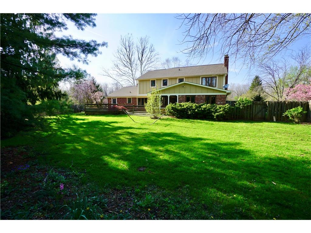 285 Raintree Drive, Zionsville, IN 46077