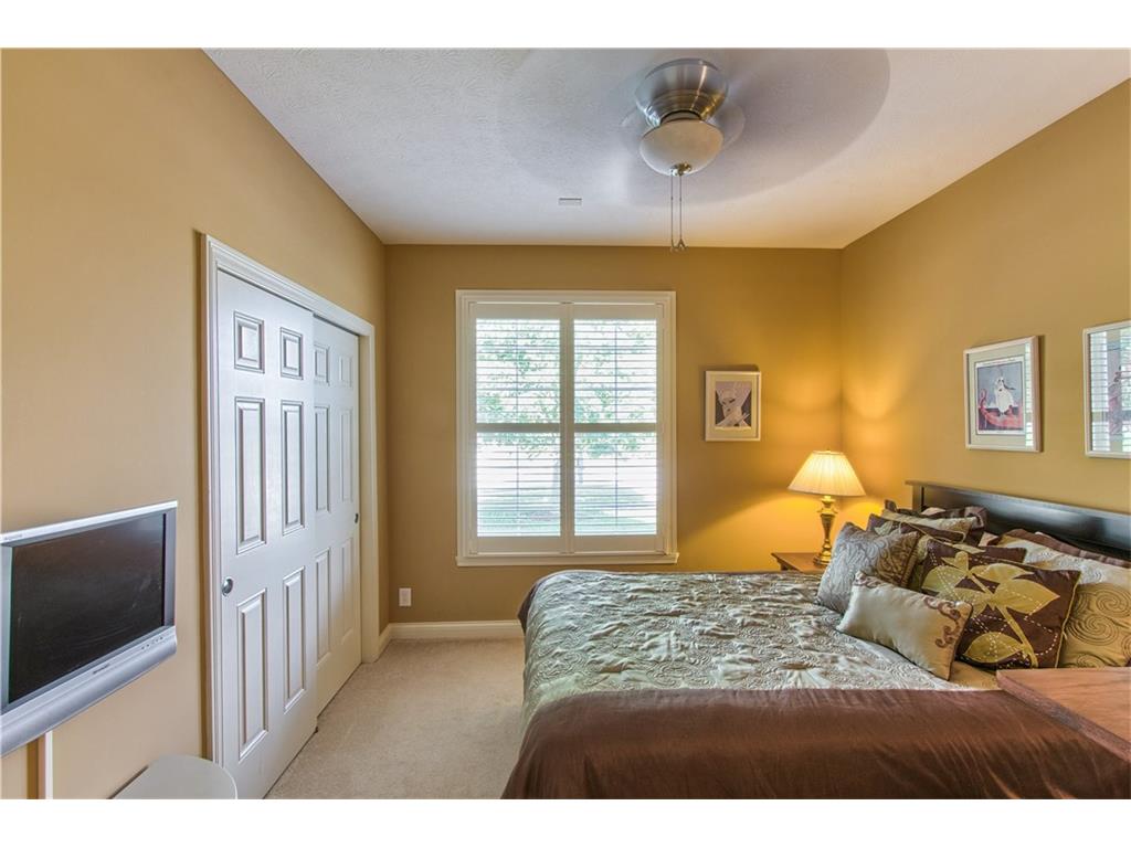 904 Nottinghill Court, Avon, IN 46123