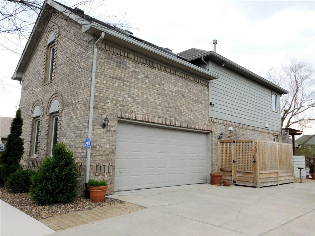 264 Innisbrooke Drive, Greenwood, IN 46142