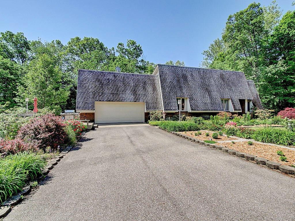 991 Briarwood Drive, Greenwood, IN 46142