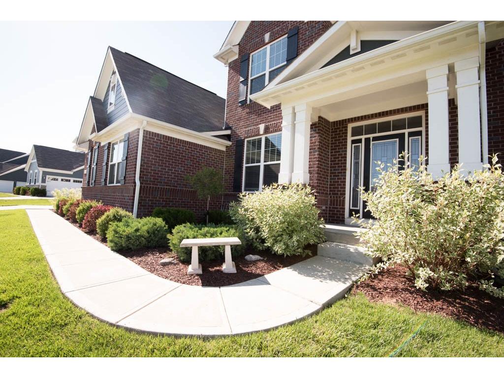 1224 Colinbrook Circle, Greenwood, IN 46143