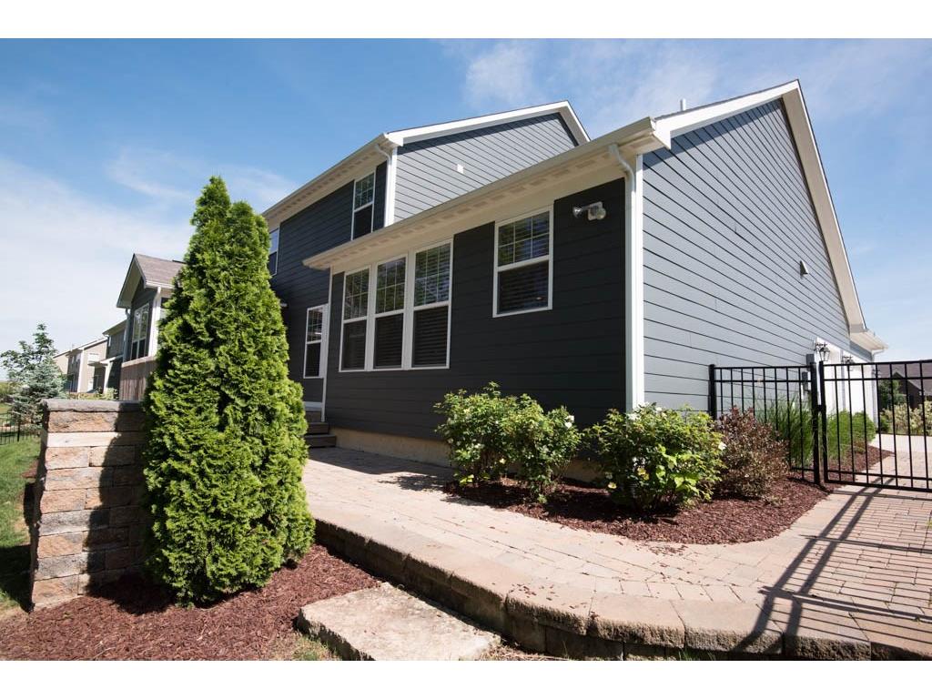 1224 Colinbrook Circle, Greenwood, IN 46143