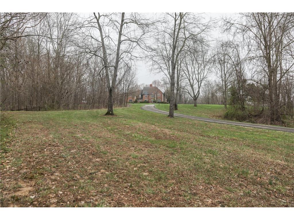 1860 Hinson Road, Martinsville, IN 46151