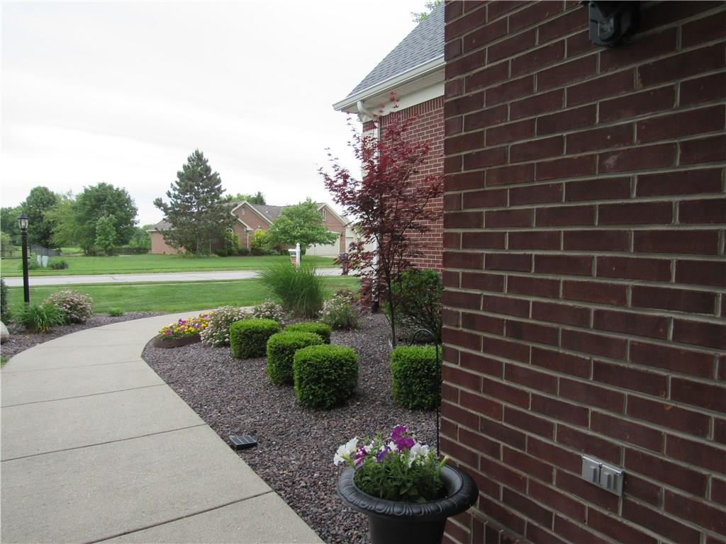 3808 South HARTING FARMS Drive, New Palestine, IN 46163