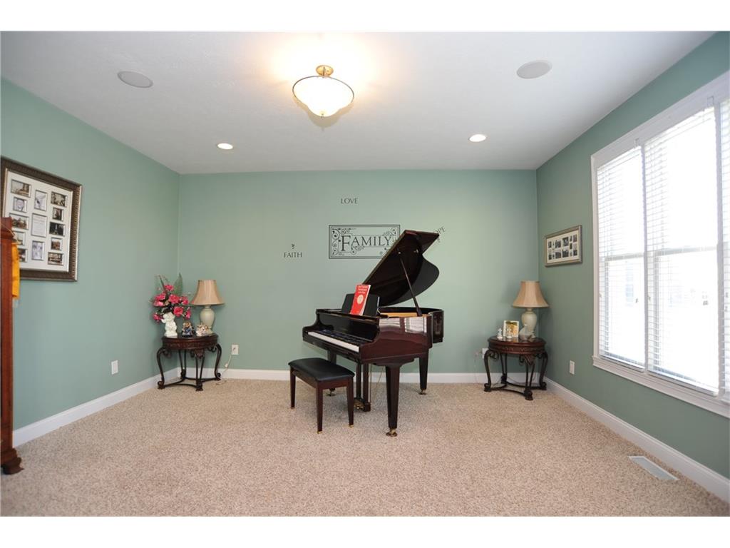 1008 Red Oak Drive, Plainfield, IN 46168