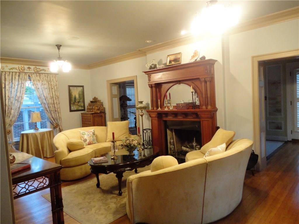 643 East Main Street, Plainfield, IN 46168