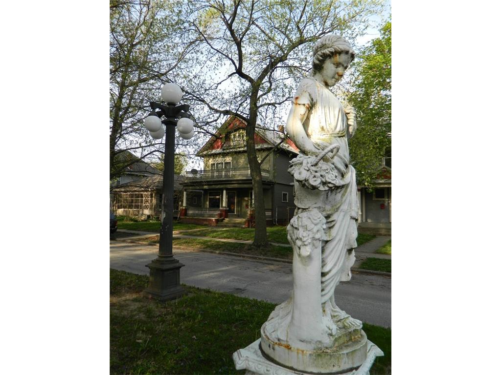 936 Woodruff Pl. East Dr., Indianapolis, IN 46201