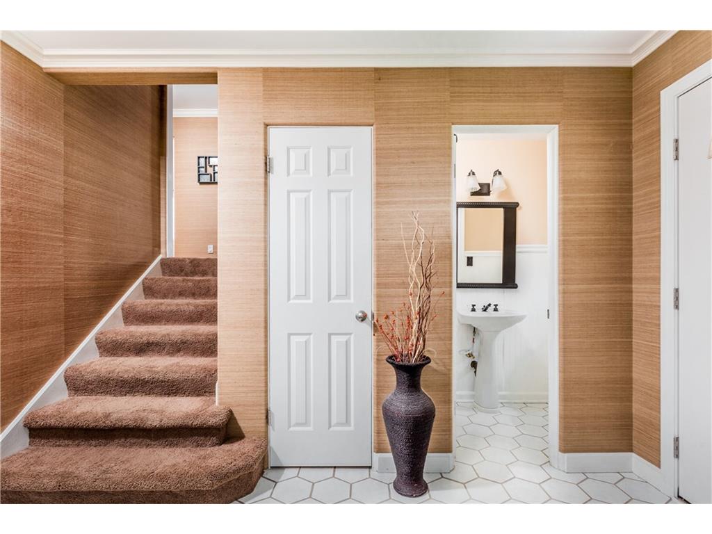 6930 OAK Lane, Indianapolis, IN 46220