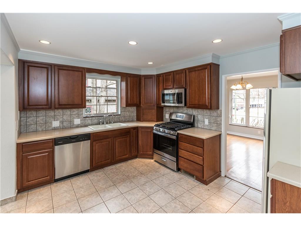 727 KESSLER BLVD E Drive, Indianapolis, IN 46220