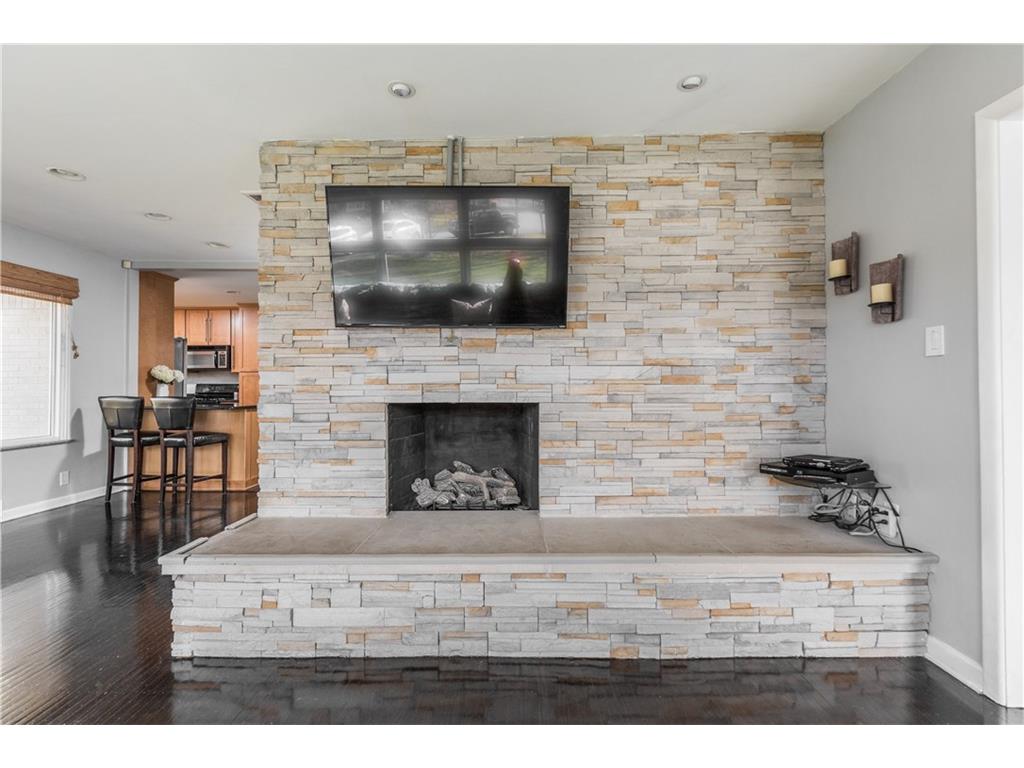33 Meridian Lane, Indianapolis, IN 46220