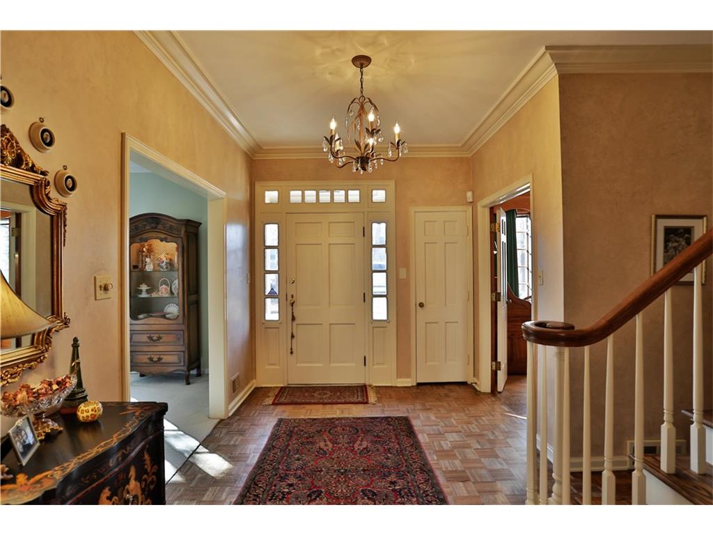 7085 North Pennsylvania Street, Indianapolis, IN 46220