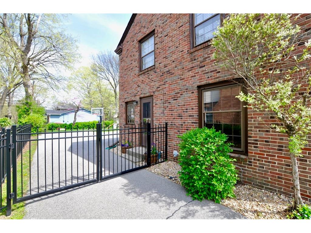 2232 Kessler Boulevard East Drive, Indianapolis, IN 46220