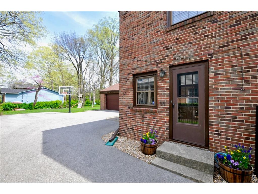 2232 Kessler Boulevard East Drive, Indianapolis, IN 46220